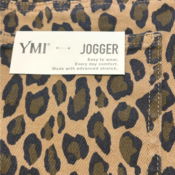 YMI Women's Leopard Print Jogger Jean Shorts NWT - Picture 6 of 7